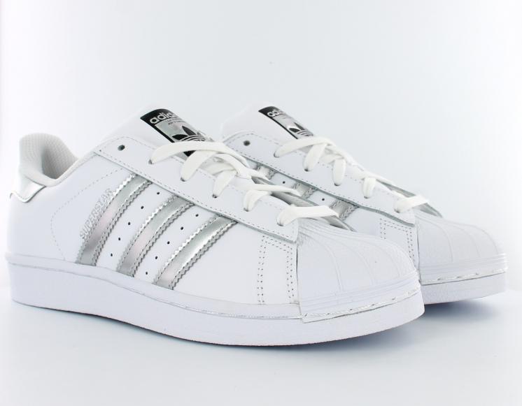 superstar femme grise